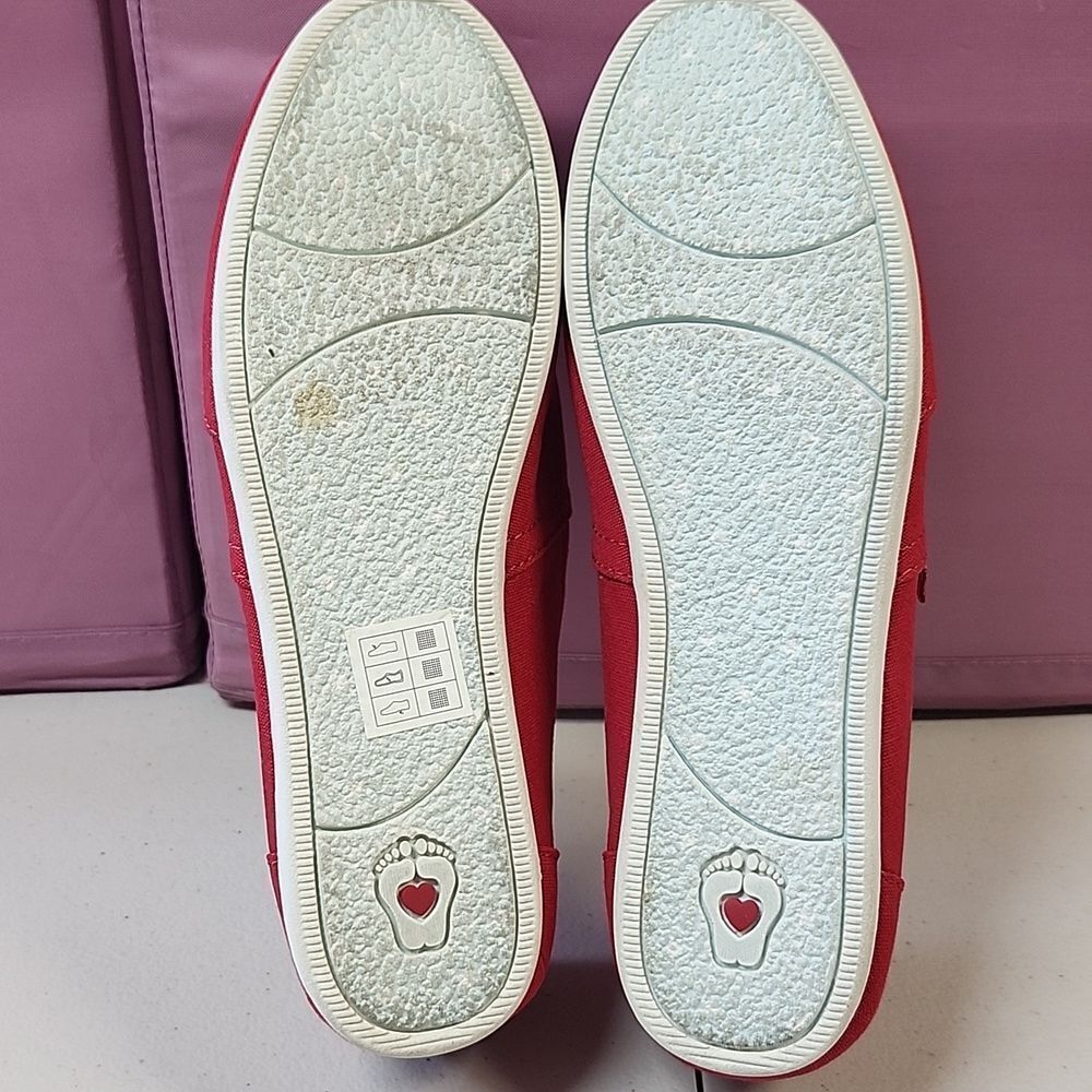 Bobs By Skechers 8.5 Red Canvas Pull Ons - NWOT - Picture 6 of 7